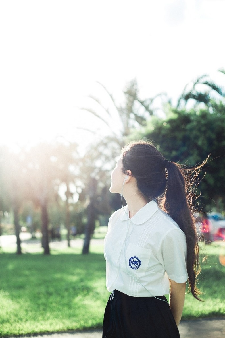 超漂亮清纯的美女校花唯美迷人照