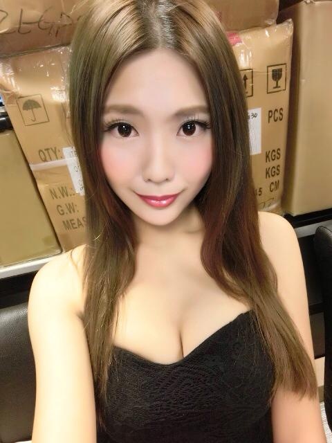 台湾美女模特Chenoa霖霖姣好身材生活性感自拍照