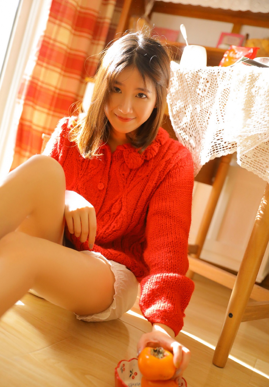 清纯邻家女孩修长筷子腿露齿甜笑图片