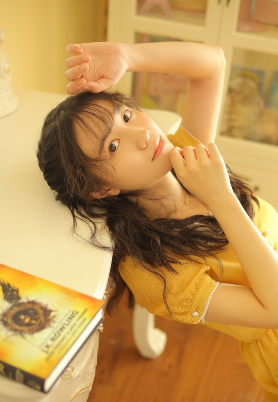 清新国模少女惬意午后治愈系个人艺术写真图片