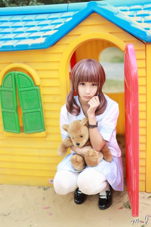 00后小萝莉Loli白袜迷你裙游乐园清纯写真图片