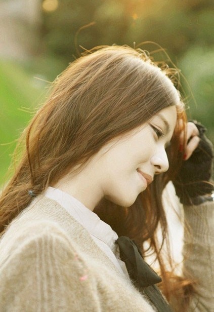 精选天姿国色气质美女深沟酥胸长腿养眼图片