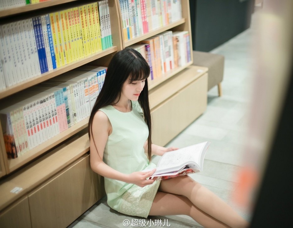 秀丽脱俗美人小琳儿仙气十足养眼写真图片