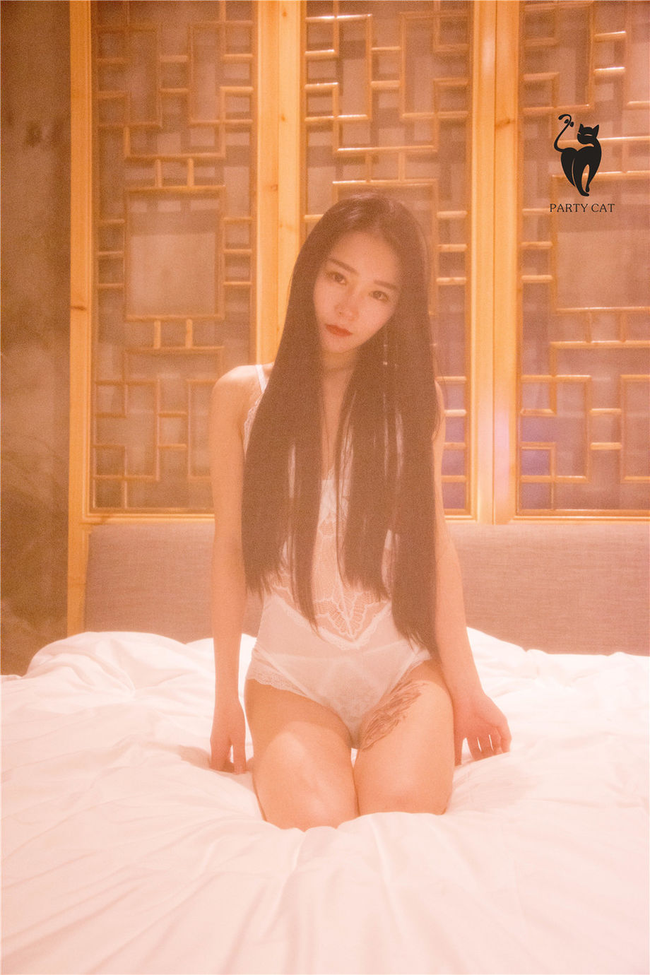 PartyCat轰趴猫 纹身美女香艳情趣内衣惹火人体艺术写真图片
