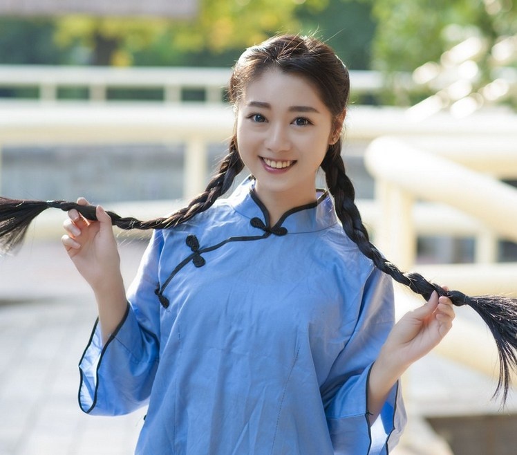 清纯民国装扮美少女校园清新养眼写真图片