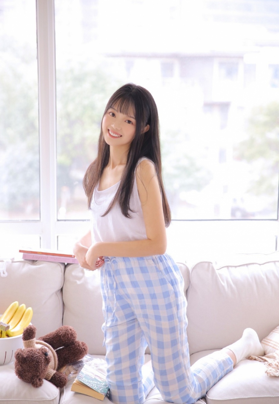 清纯素人氧气少女白丝美腿惹火养眼诱惑图片