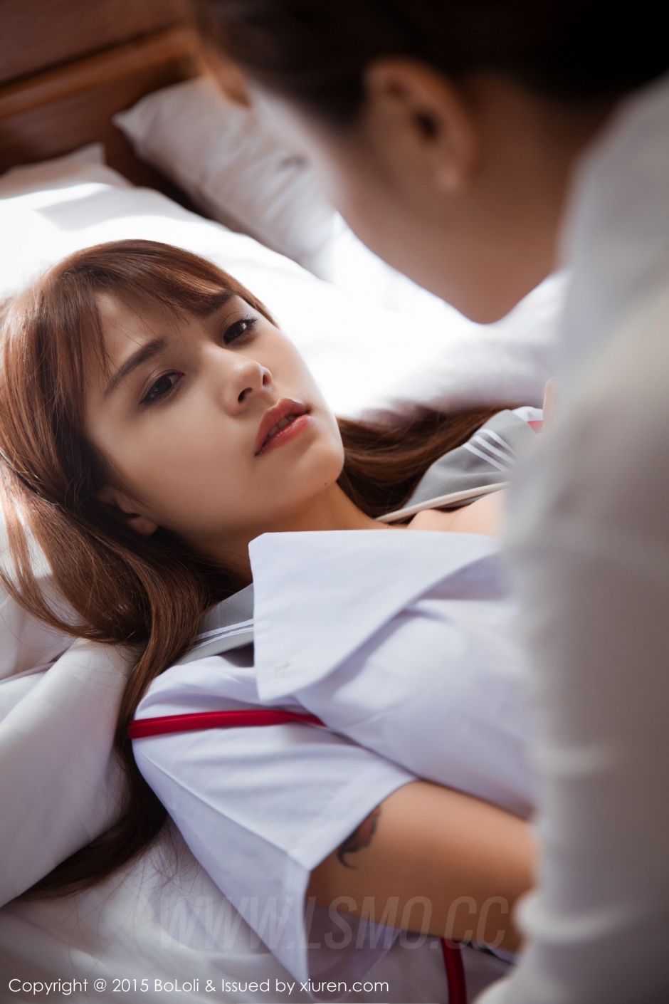 高颜值美女夏美酱&amp;刘娅希白皙完美酥胸师生制服SM挑逗