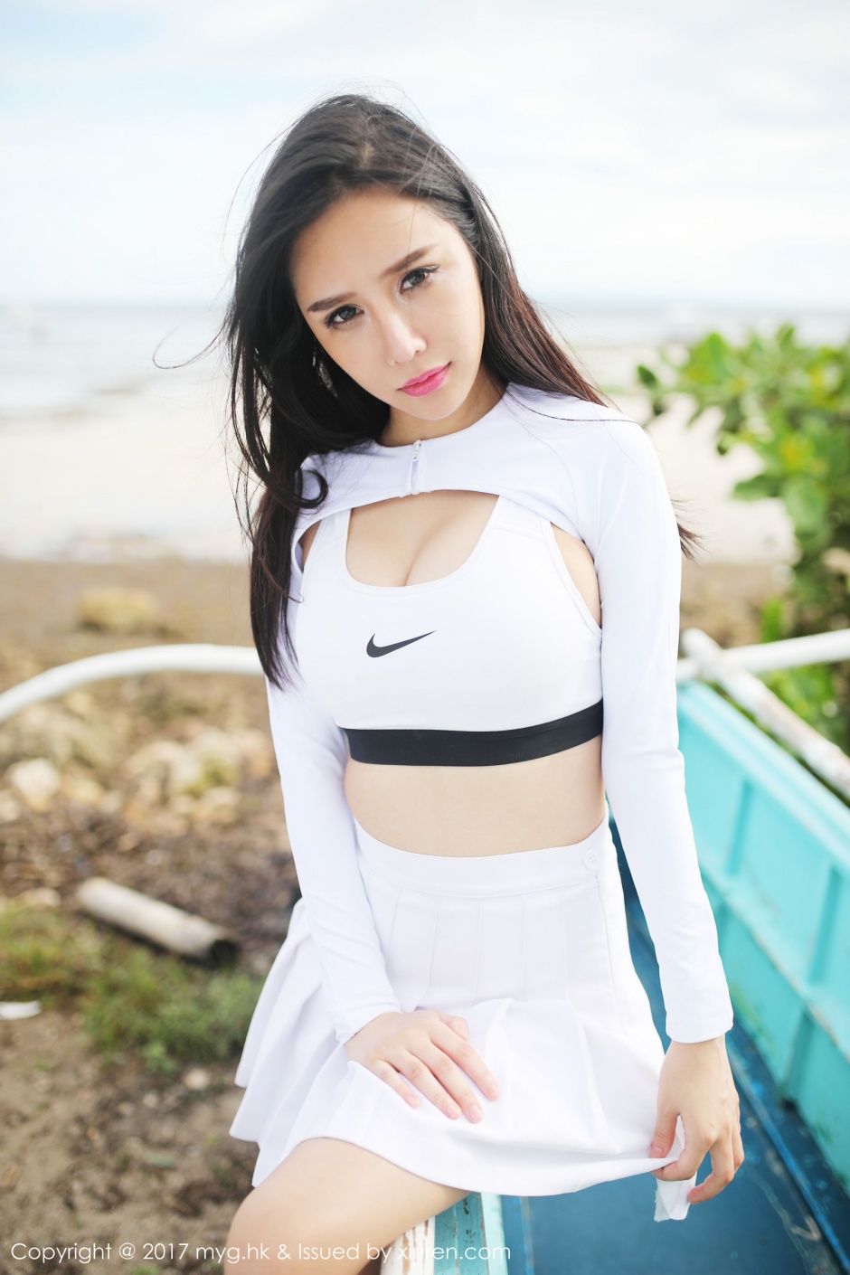 网红女神于大乔性感泳装户外大秀白嫩诱人身材