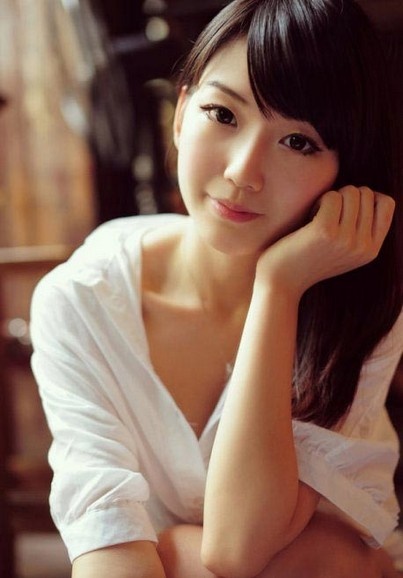 清纯气质美女白皙肌肤极度迷人养眼图片