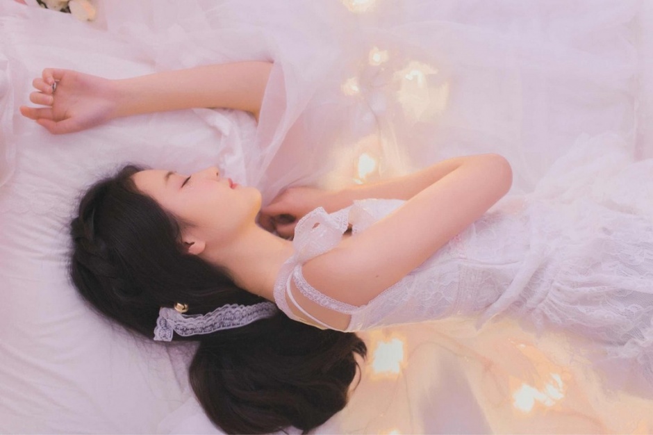 青春可爱粉嫩美少女私房童话梦写真图片