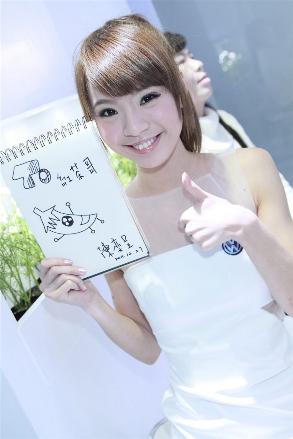 白雪公主张景岚展台清纯可爱写真