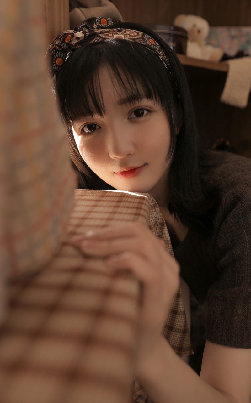 大眼萌妹萝莉少女性感丝袜美腿私房人体艺术写真