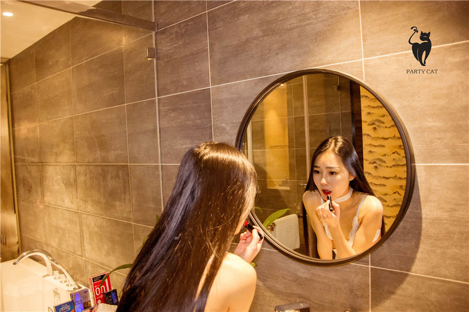 PartyCat轰趴猫 纹身美女香艳情趣内衣惹火人体艺术写真图片