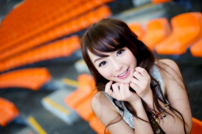 甜美女神黄诗思清纯唯美气质写真图片