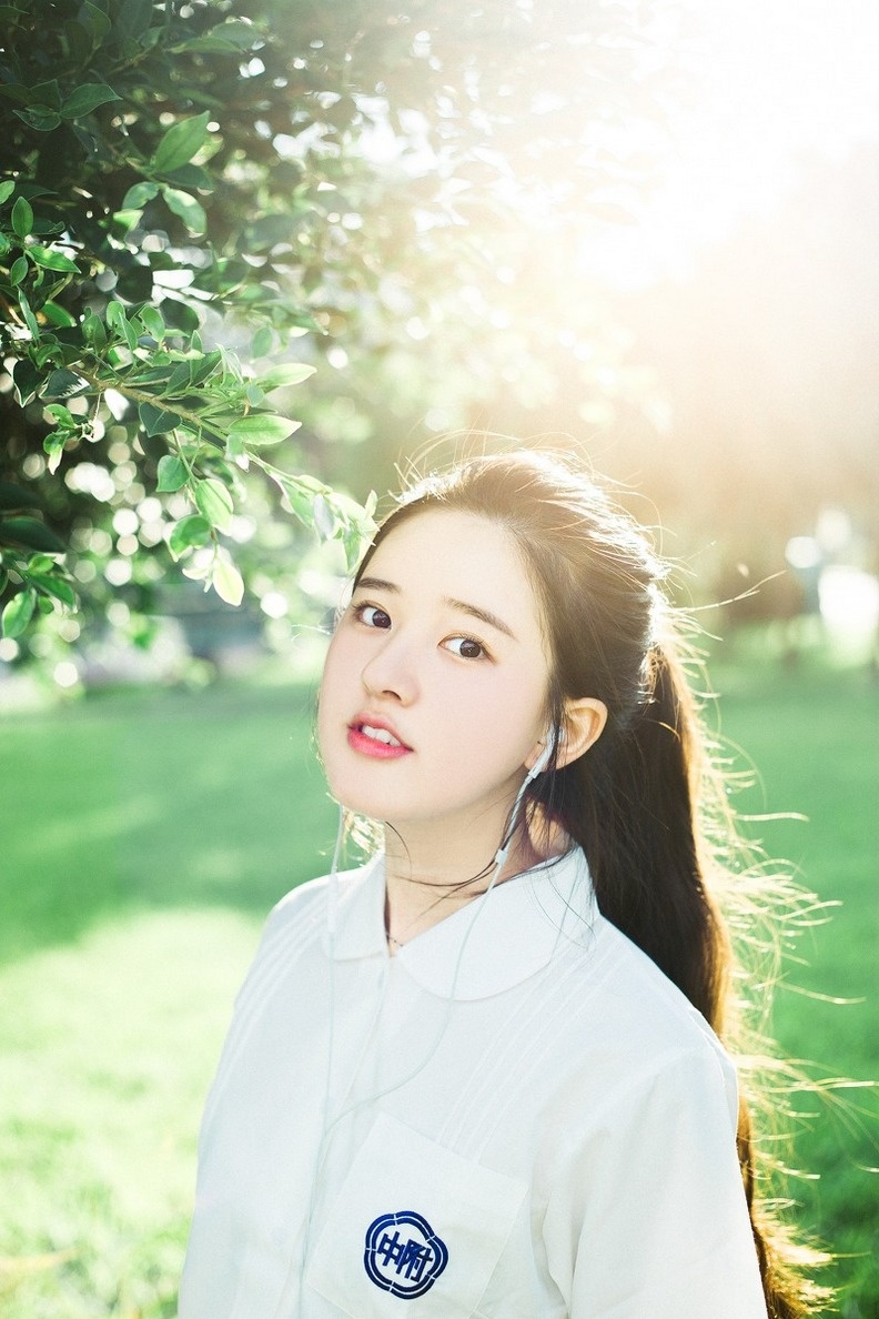 超漂亮清纯的美女校花唯美迷人照