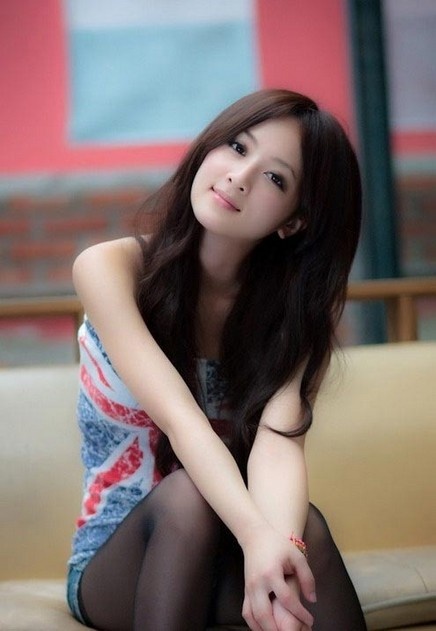 清纯气质美女白皙肌肤极度迷人养眼图片