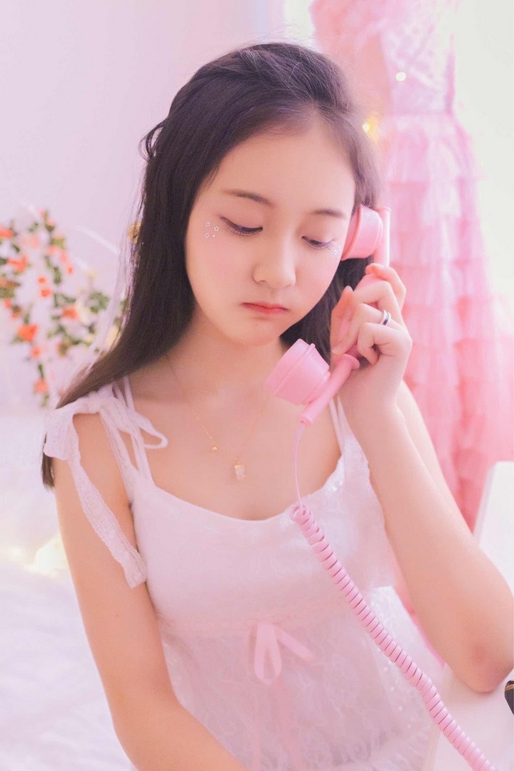 青春可爱粉嫩美少女私房童话梦写真图片