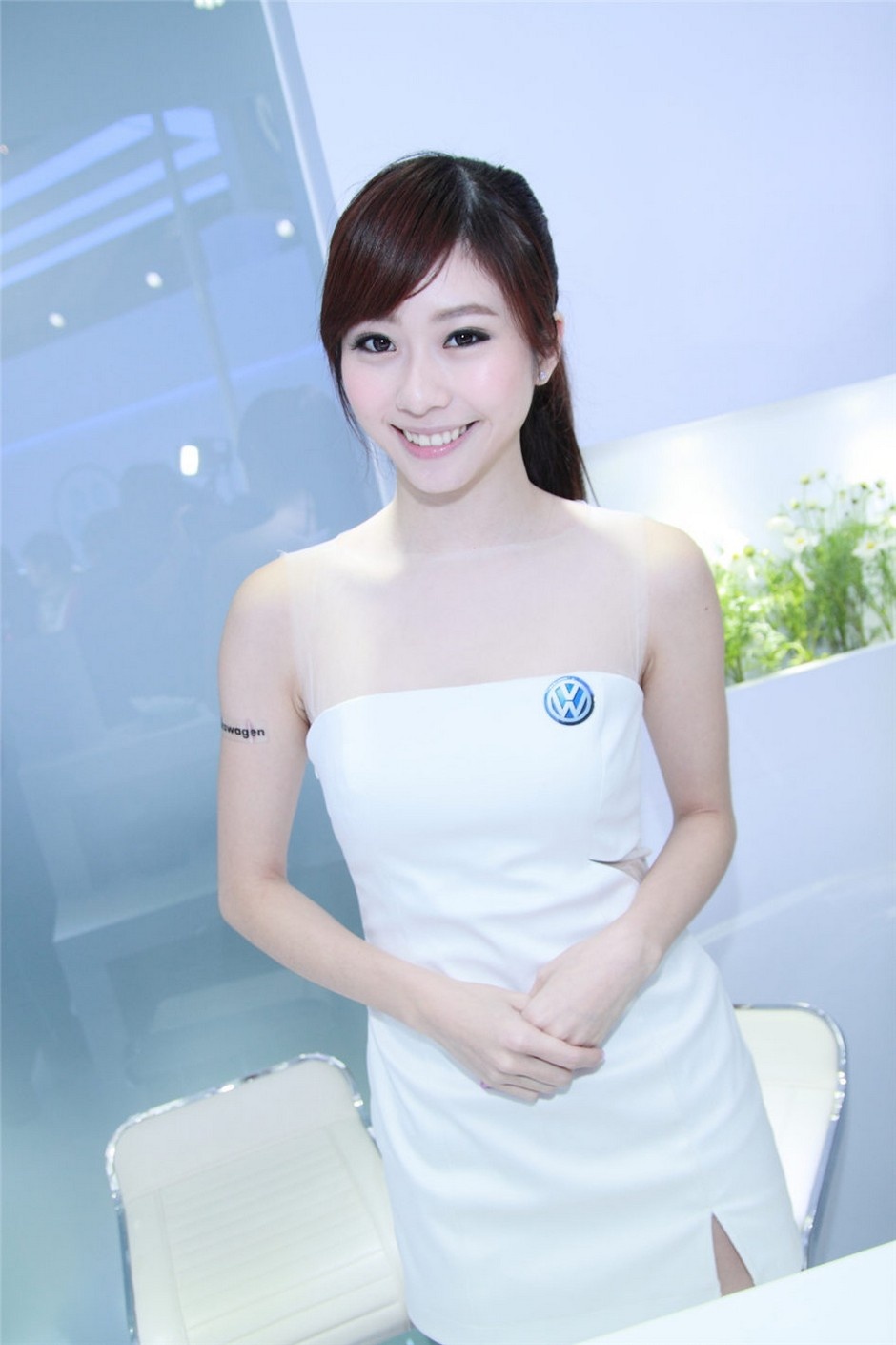 白雪公主张景岚展台清纯可爱写真