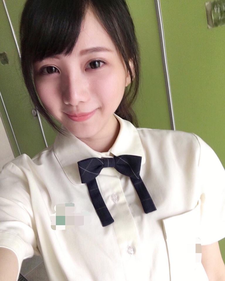 台湾甜美学生妹刘坊萱清纯自拍写真图片