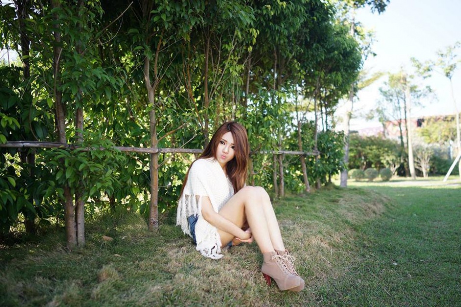 台湾大眼美女模特承容姣好面容街拍图片