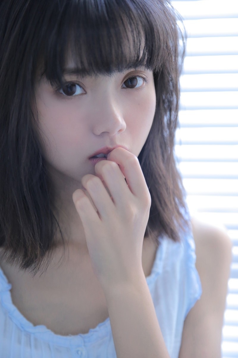 童颜少女浴室唯美养眼氧气稚嫩空灵写真图片