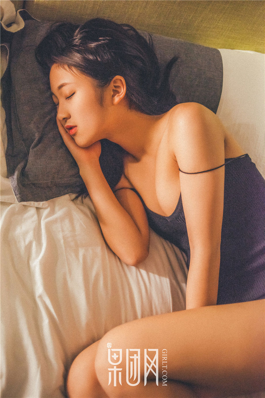 Girlt果团人像摄影写真 性感撩人主播肉肉妩媚个人大胆写真图片