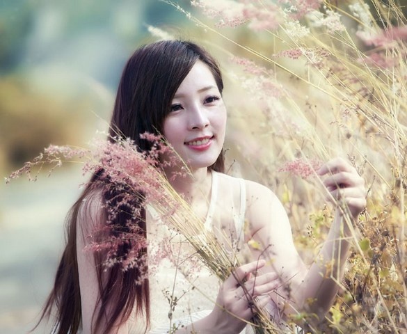 清纯美女铁轨写真肌肤如玉白皙迷人