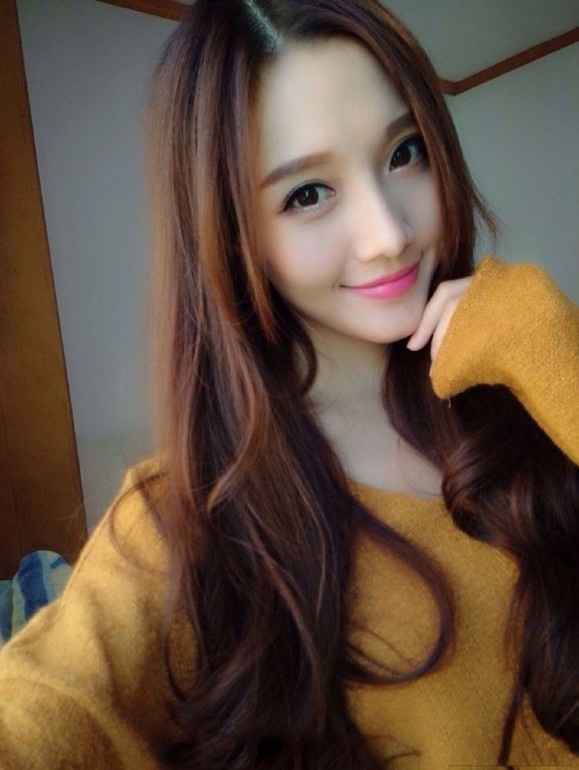 漂亮清纯长发美女精致五官性感诱人自拍图片大全