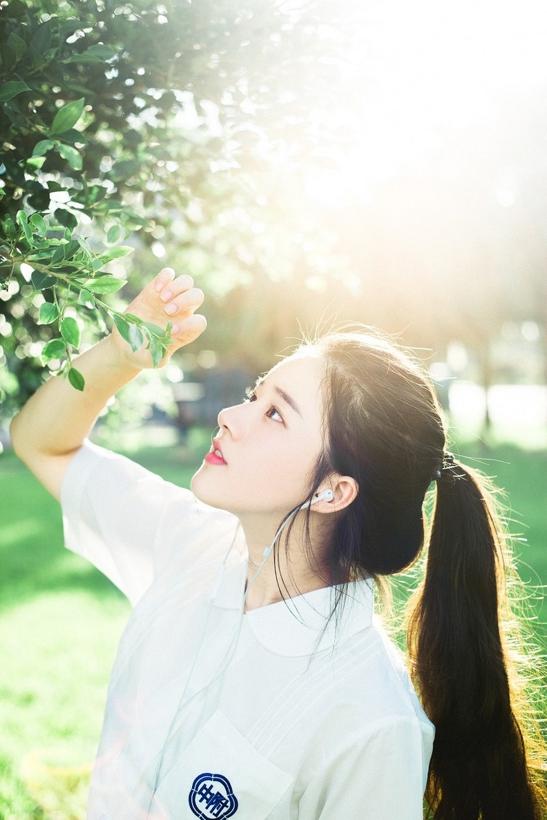 超漂亮清纯的美女校花唯美迷人照