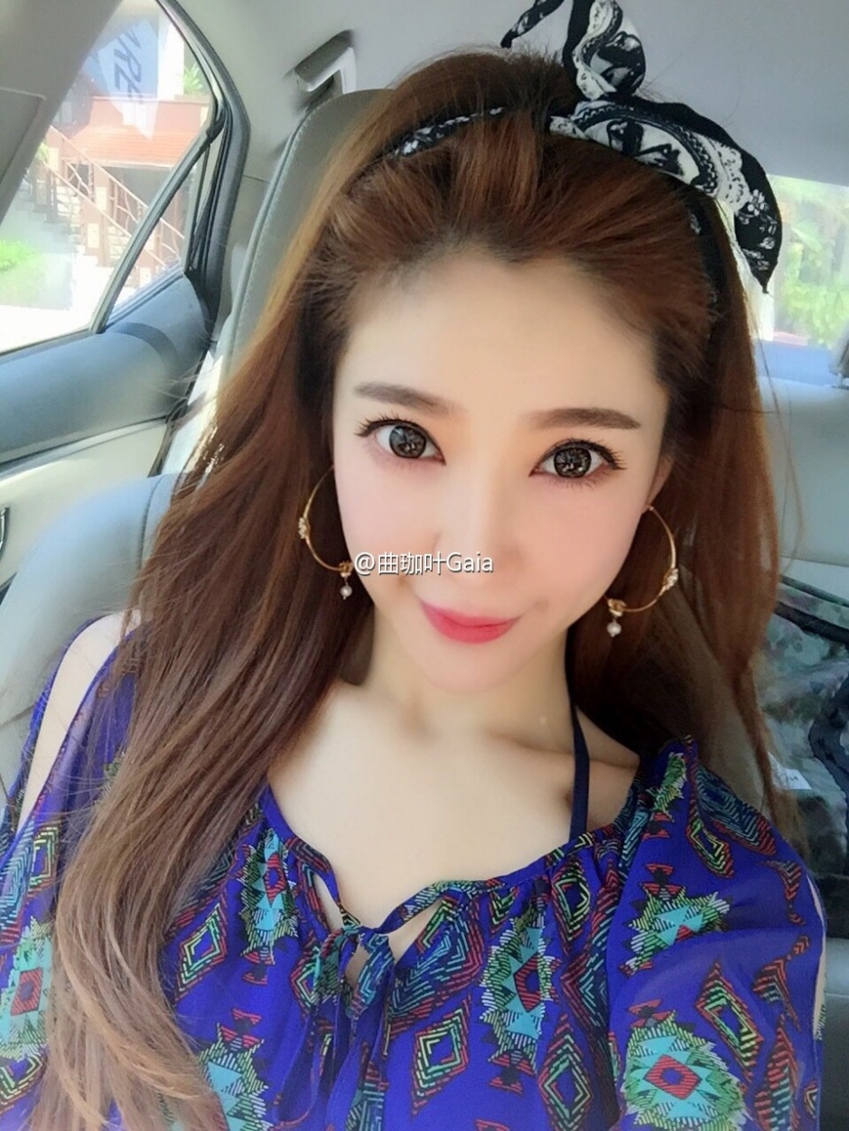 人气美女曲珈叶Gaia深沟美胸性感比基尼美拍图