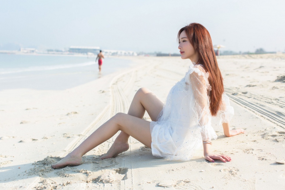 性感美女模特周妍希雪纺纱裙+七彩吊裙海边清新养眼写真