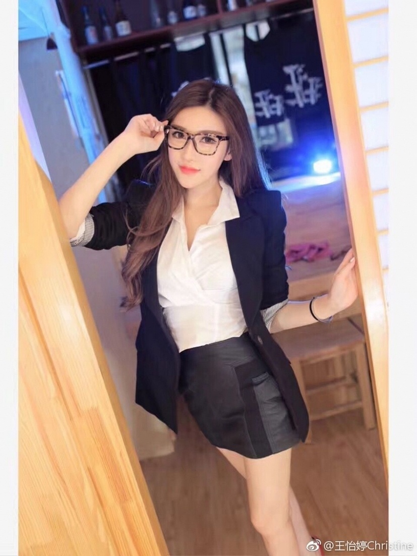 网红美女王怡婷千姿百媚养眼生活写真照