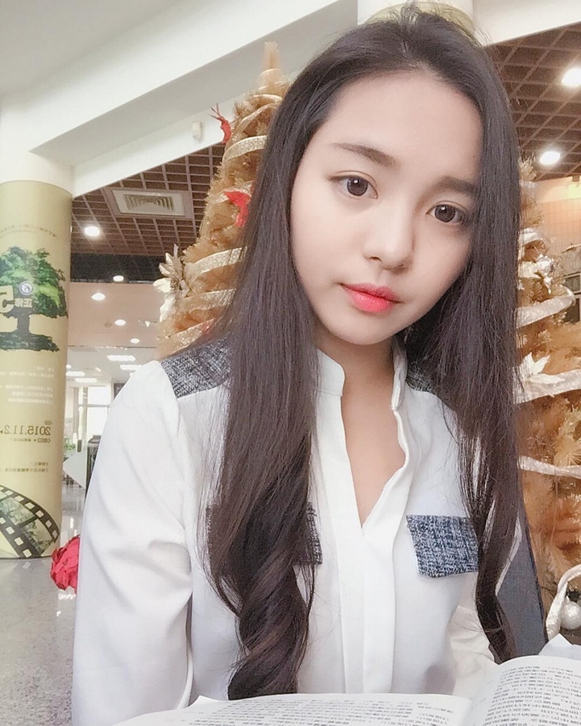 清纯美女邱苡瑄唯美写真图片大全