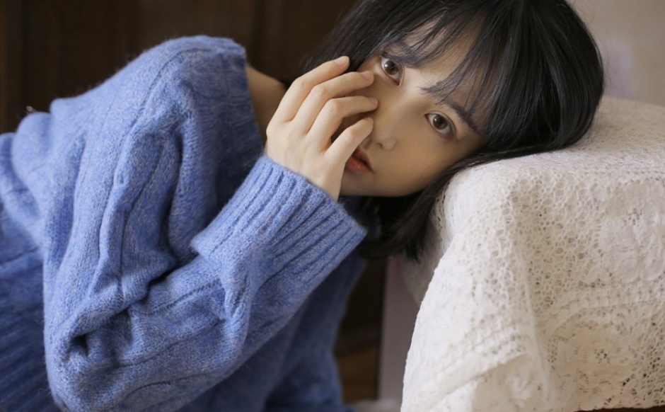 白嫩水灵少女美腿裸足日式泳衣性感写真