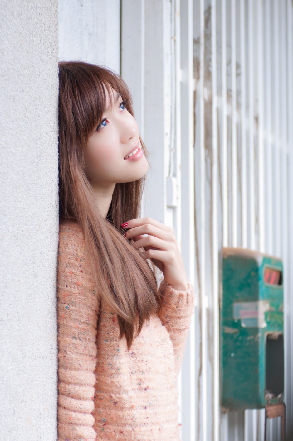 气质美女Kila晶晶/廖挺伶甜笑露齿养眼写真图片