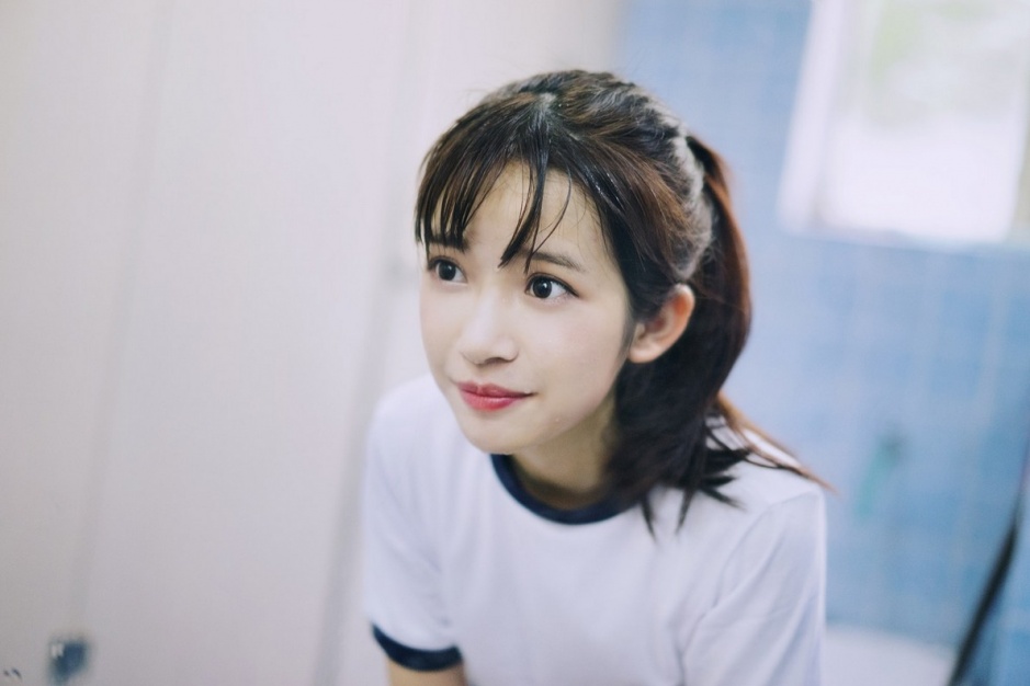 90后清纯妹子校园运动唯美写真