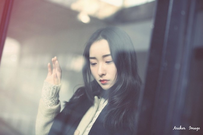 精致容颜美女冬日时尚唯美写真图片