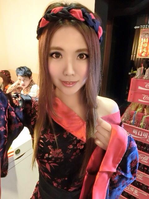 台湾美女模特Chenoa霖霖姣好身材生活性感自拍照