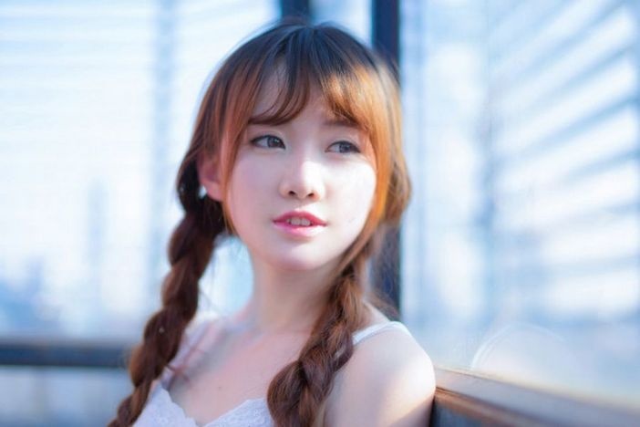 双麻花辫粉嫩美少女清纯可爱私房写真