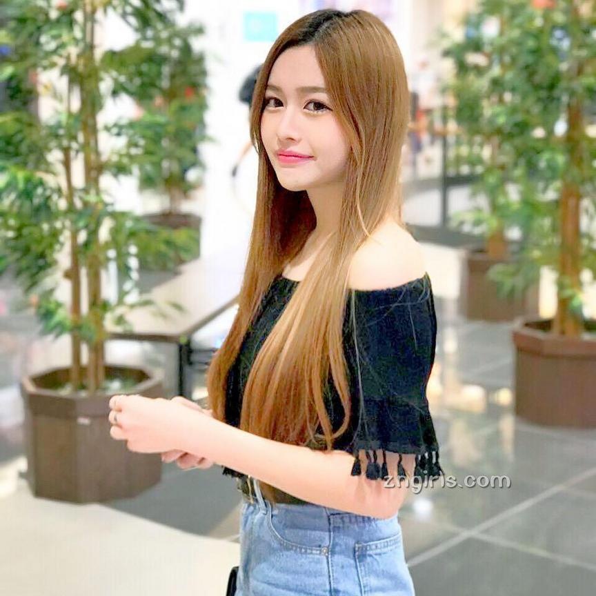 马来西亚清纯白嫩美女Diorlynn Ong性感美拍生活图片