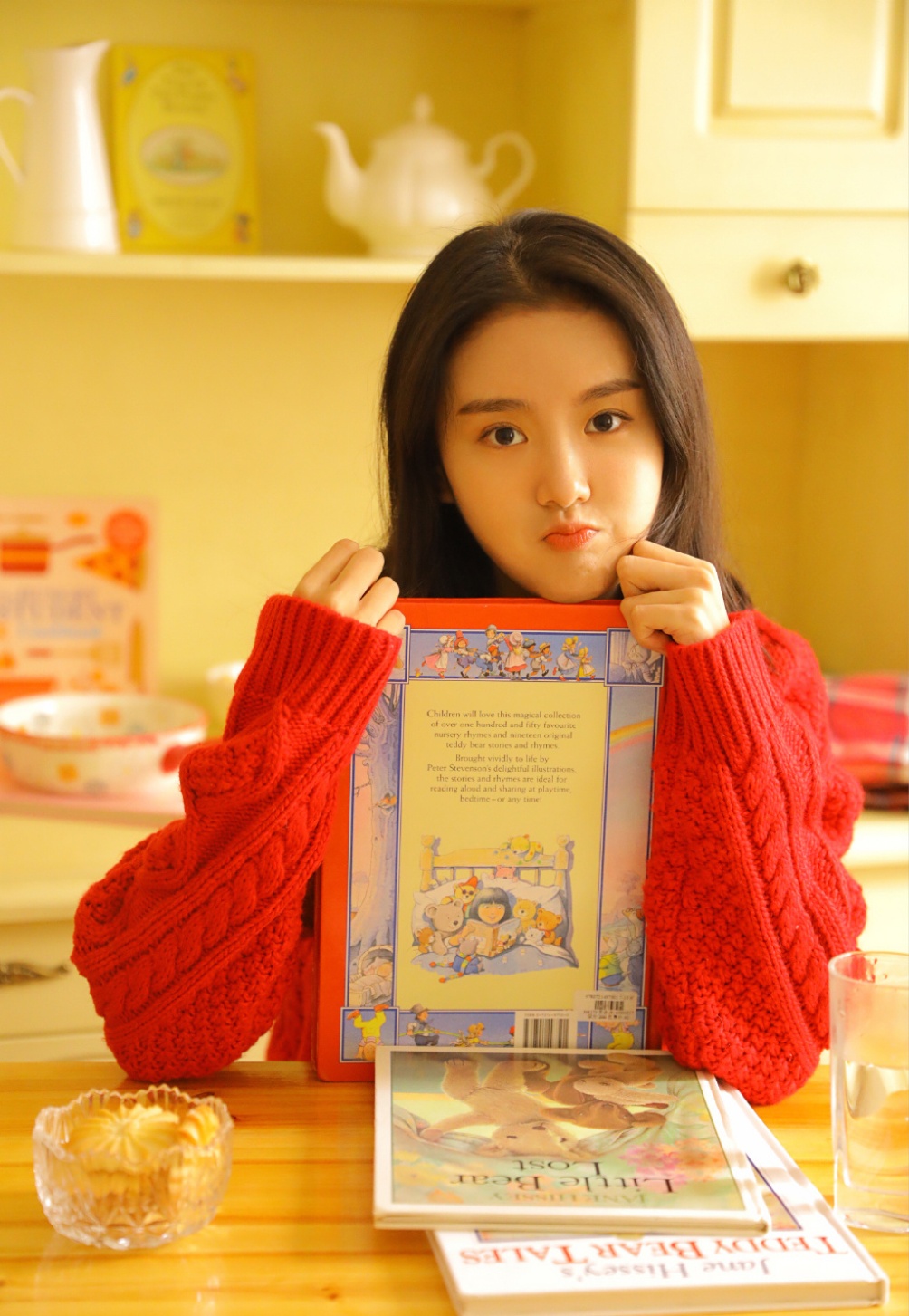 清纯学生妹室内粉嫩美腿私房写真照片