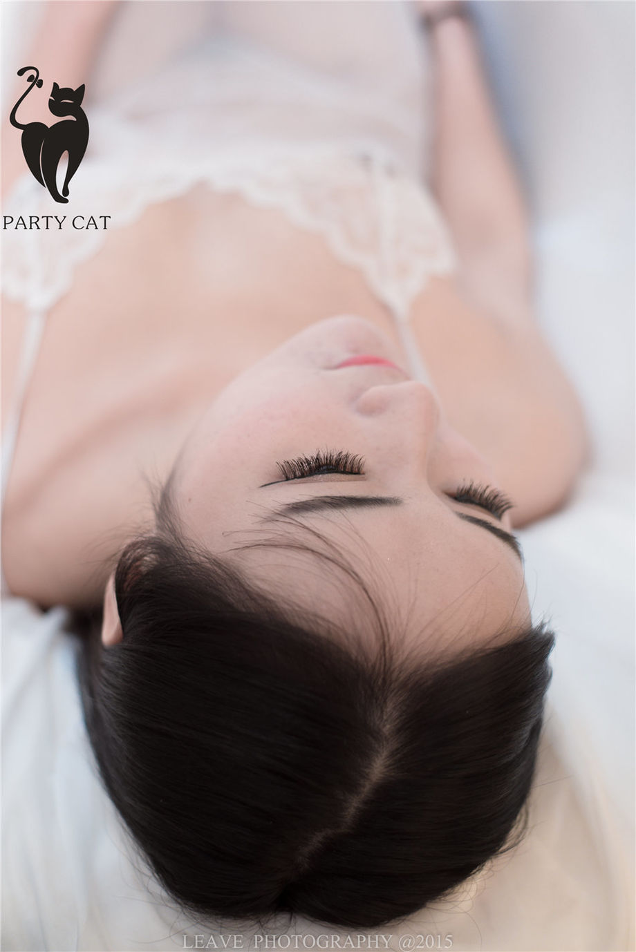 气质吊带睡衣美女酒店浴室香艳西西人体艺术勾引写真高清图片