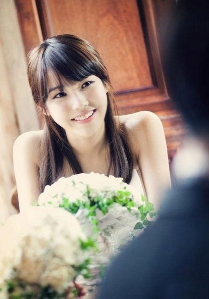 清纯气质美女白皙肌肤极度迷人养眼图片