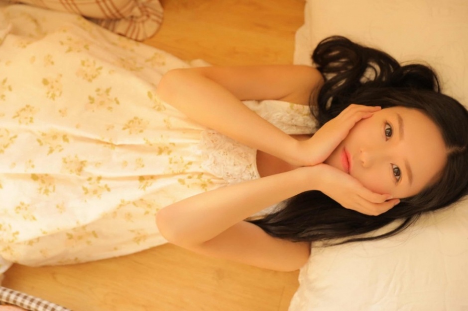 姿色天然美少女白皙肌肤晶莹如玉养眼图片