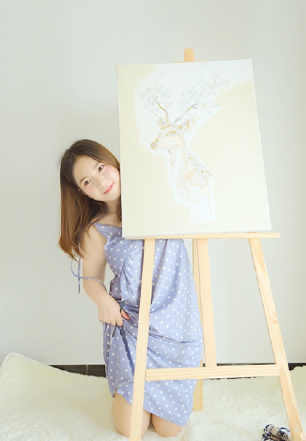 粉嫩学生妹画室性感玉足写真照片