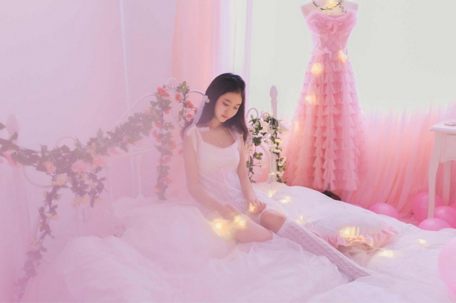 青春可爱粉嫩美少女私房童话梦写真图片