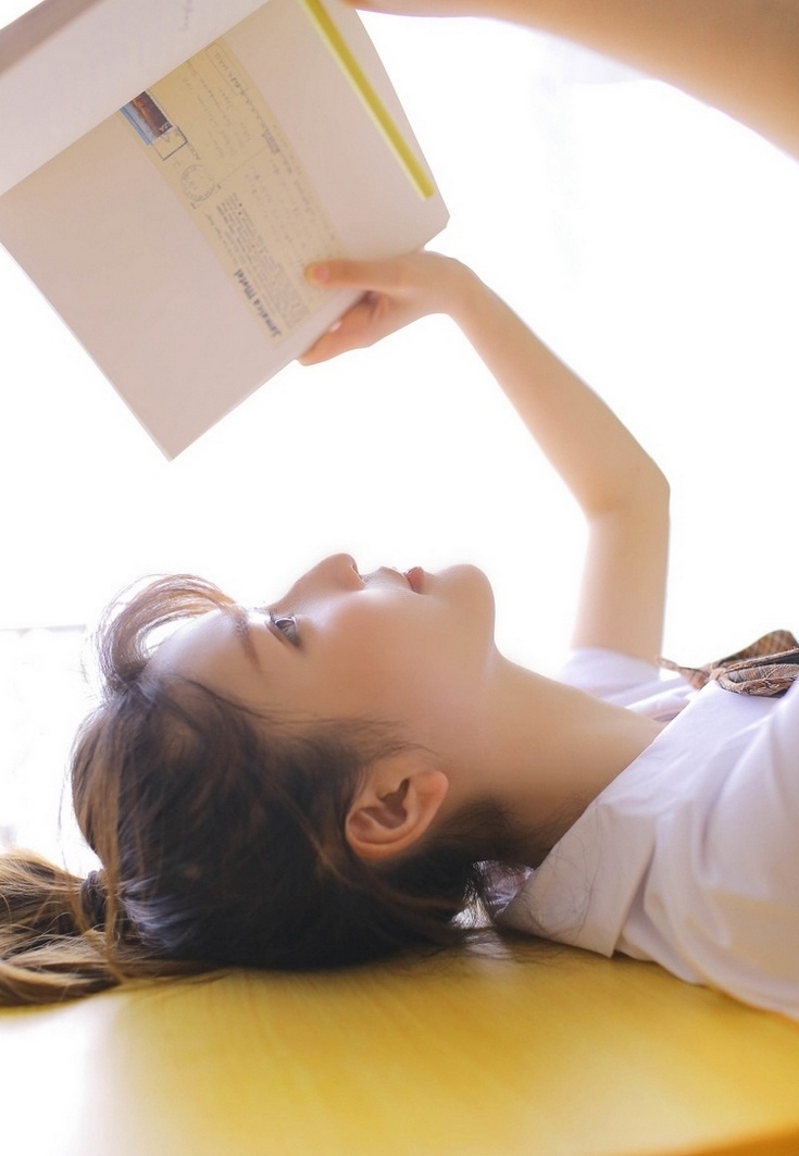 清新甜美清纯学生妹短裙美腿写真图片