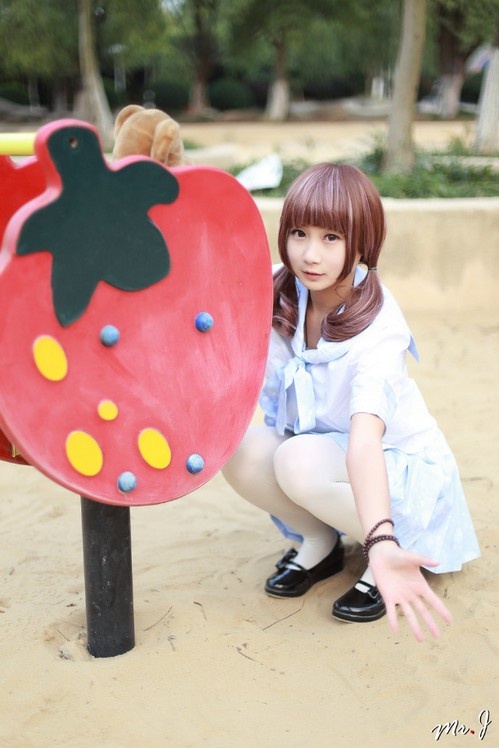 00后小萝莉Loli白袜迷你裙游乐园清纯写真图片