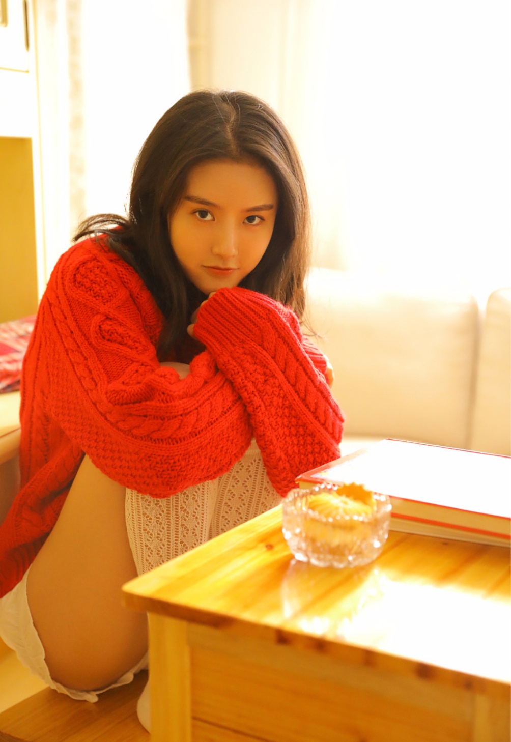 清纯学生妹室内粉嫩美腿私房写真照片