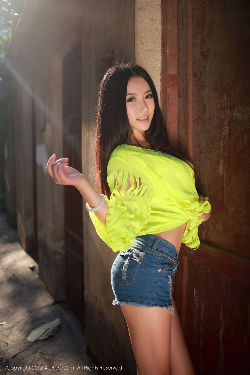 性感爆乳美女嘉依MOO玉背翘臀浴室大尺度私密照